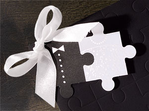 Eine vergrößerte Darstellung des kleinen, angeknüpften Puzzleteils.