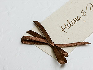 Eine Detailaufnahme der Schleife und des Anhängers.