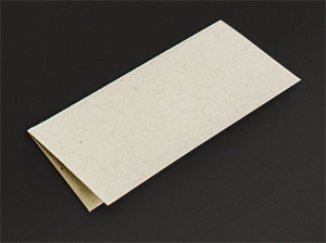 Tischkarte aus Stroh-Papier.